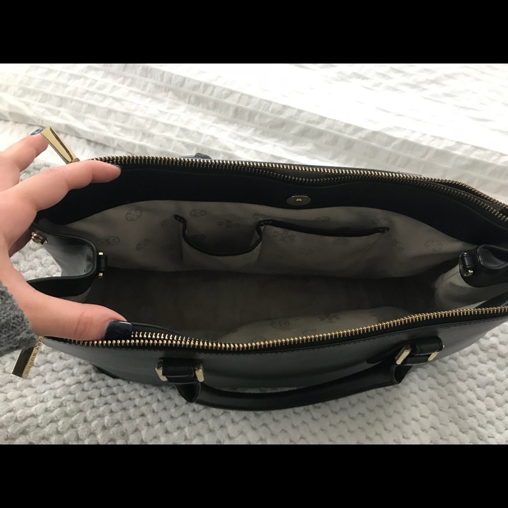 TORY BURCH ROBINSON LARGE TOTE 100% AUTHENTIC! - Picture 8 of 8